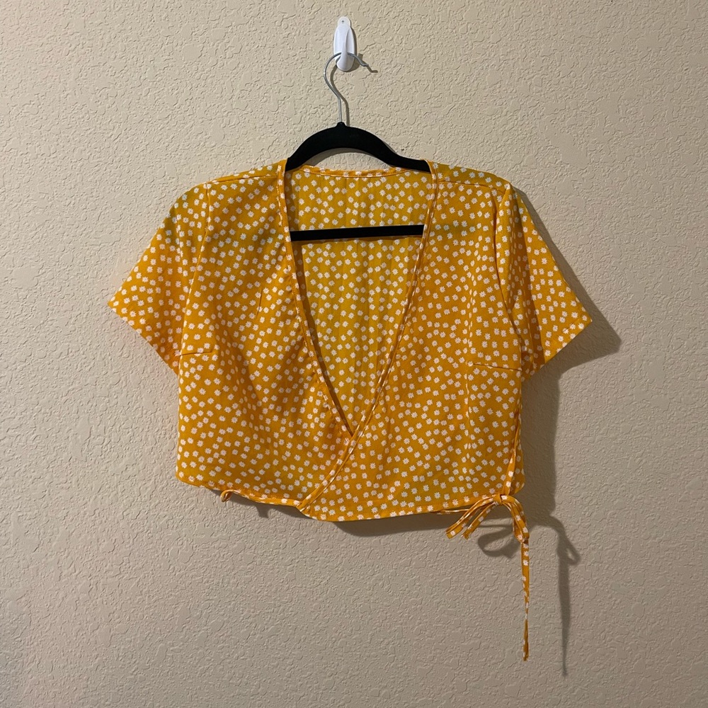 Tie cropped T